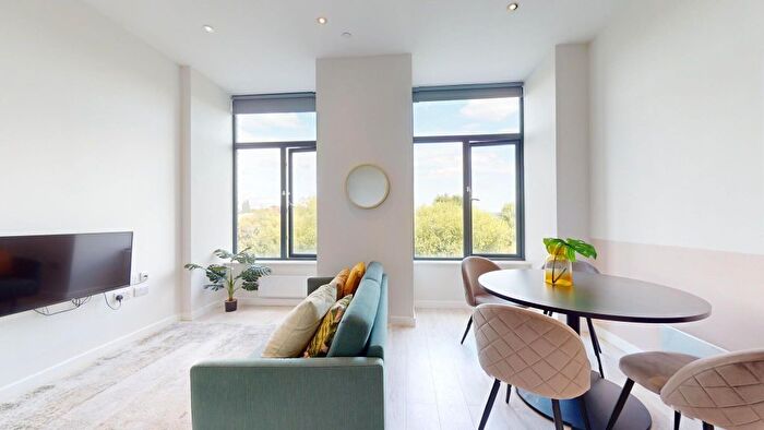 2 Bedroom Flat To Rent In Goodman Street, Leeds, LS10