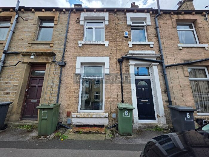 3 Bedroom Terraced House To Rent In Bell Street, Huddersfield, West Yorkshire, HD4