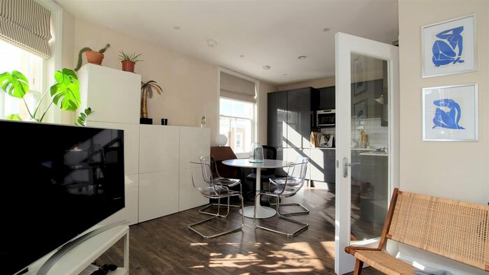 1 Bedroom Flat To Rent In Portobello Road, London, W11