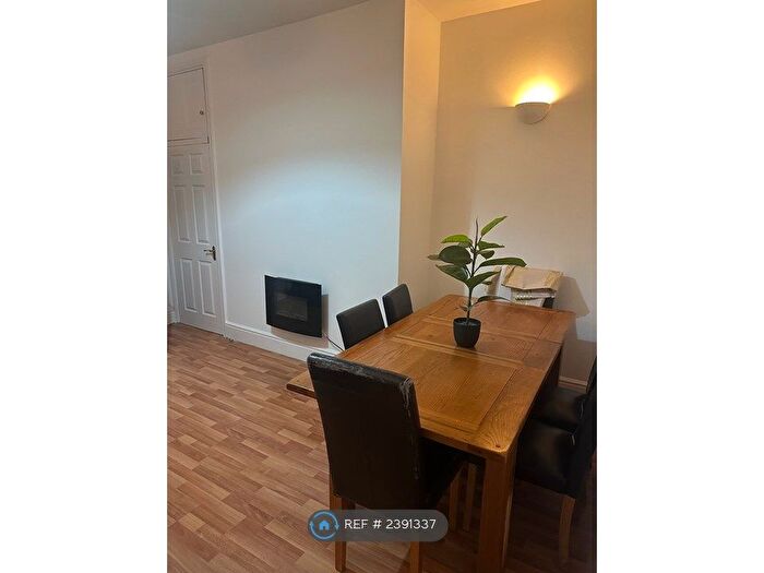 3 Bedroom Terraced House To Rent In Rayleigh Grove, Gateshead, NE8