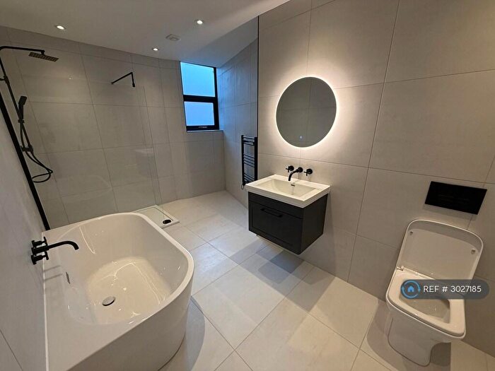 2 Bedroom Flat To Rent In Hall Gate, Doncaster, DN1