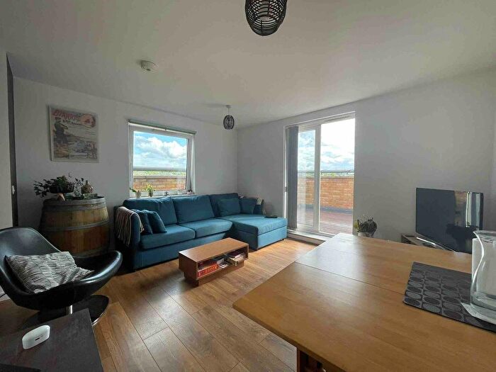 1 Bedroom Flat To Rent In Old Kent Road, Peckham, London, SE15