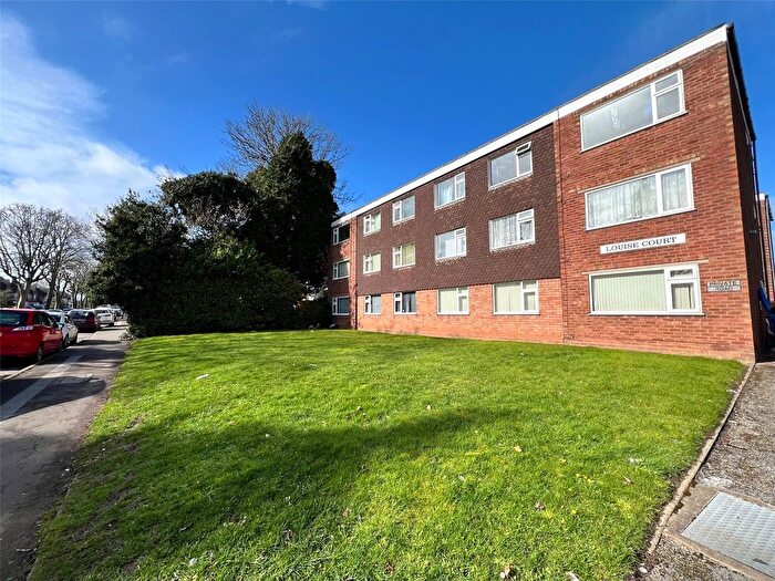 2 Bedroom Flat For Sale In Victoria Road, Acocks Green, Birmingham, West Midlands, B27