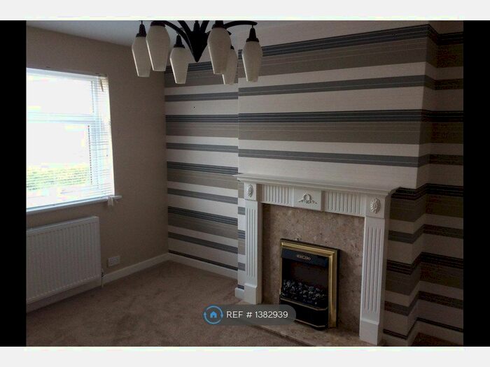 2 Bedroom Flat To Rent In West Terrace, Eastbourne, BN21