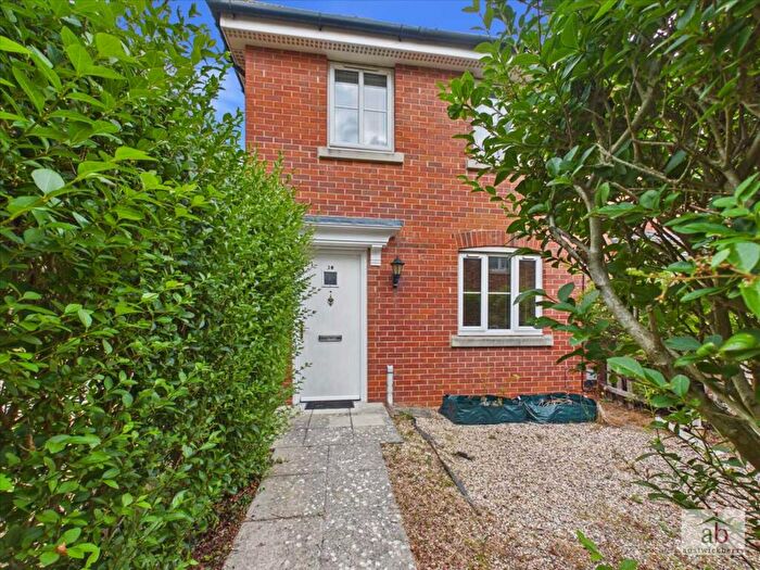 3 Bedroom Semi Detached House To Rent In Peasey Gardens, Grange Farm, Ipswich, IP5