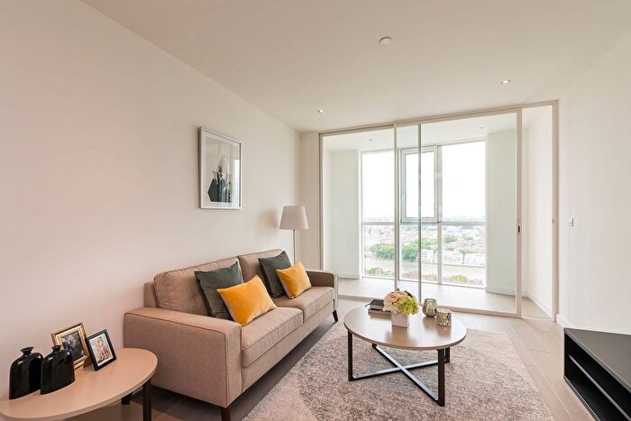 1 Bedroom Flat To Rent In Sky Gardens, Nine Elms, London, SW8