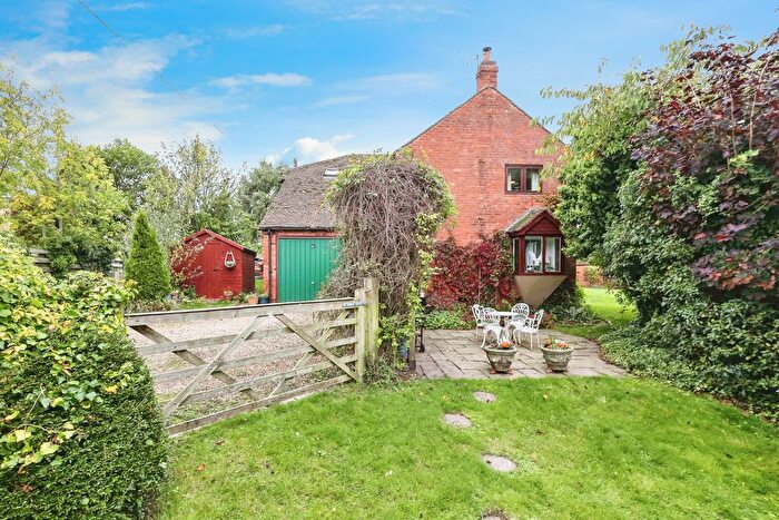 4 Bedroom Barn Conversion For Sale In Eastbury Manor Court, Lower Broadheath, Worcester, Worcestershire, WR2