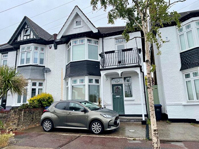 3 Bedroom House For Sale In Hillside Crescent, Leigh-on-sea, Essex, SS9