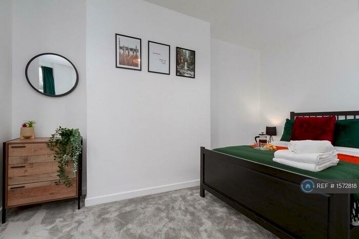 2 Bedroom Flat To Rent In Stacey Road, Cardiff, CF24