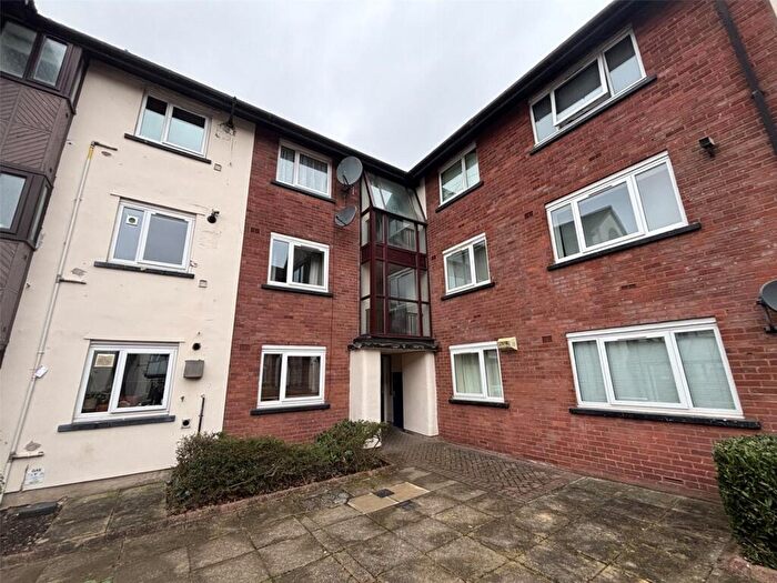 2 Bedroom Apartment For Sale In Canterbury Gardens, Salford, Greater Manchester, M5