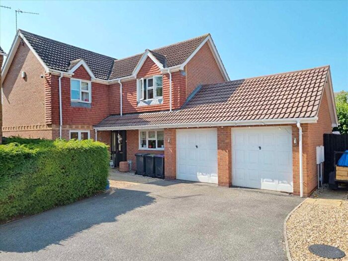 4 Bedroom Detached House For Sale In Larch Close, Ruskington, NG34