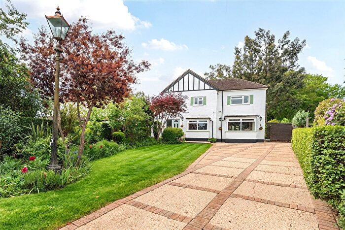 5 Bedroom Detached House For Sale In Ripley, Surrey, GU23
