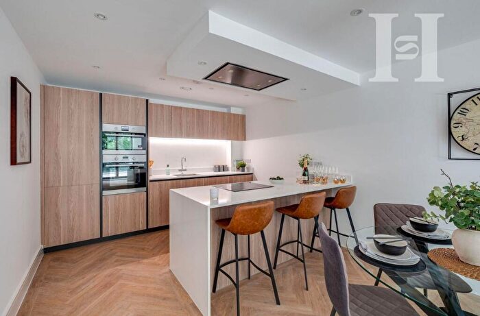 2 Bedroom Apartment For Sale In Dee Lane, West Kirby, CH48