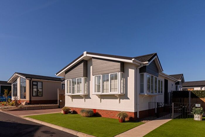 2 Bedroom Mobile/park Home For Sale In Hazelgrove Residential Park, Saltburn-By-The-Sea, TS12