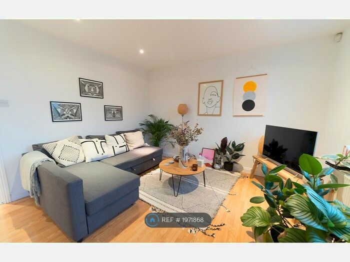 2 Bedroom Flat To Rent In Manse Road, London, N16