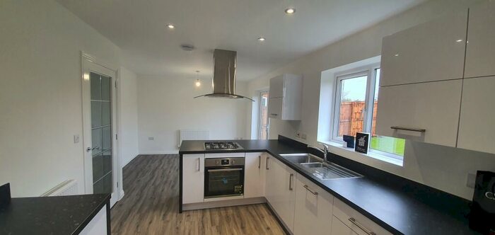 4 Bedroom House To Rent In Potters Corner, Forest Town, NG19