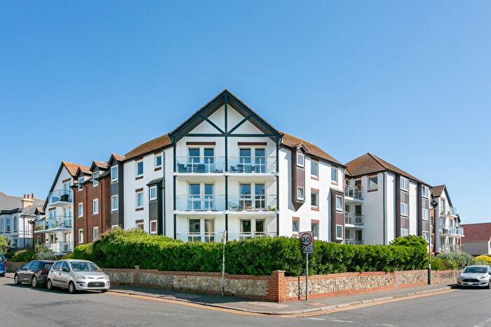 2 Bedroom Flat For Sale In Captains Court, Stade Street, CT21