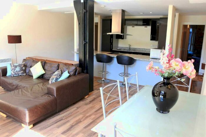 2 Bedroom Apartment To Rent In Cambridge Street, Manchester, M1