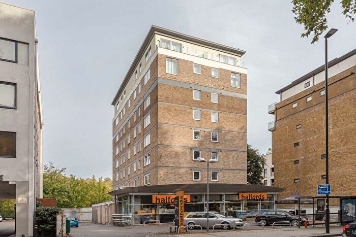 2 Bedroom Flat To Rent In Chiswick High Road, Chiswick High Road, W4