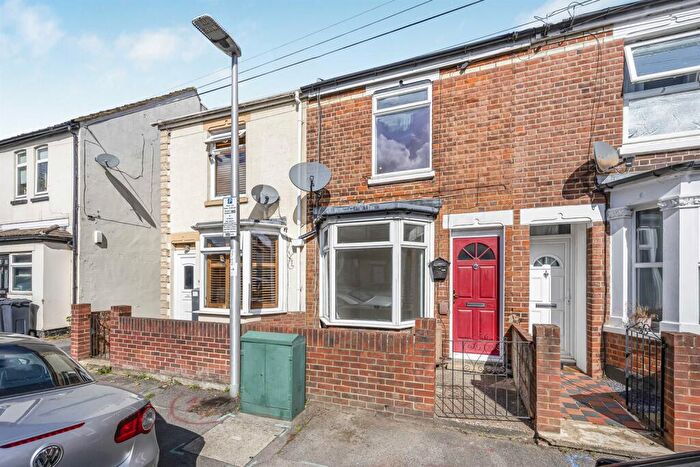 3 Bedroom Terraced House For Sale In Queens Road, Caversham, Reading, RG4