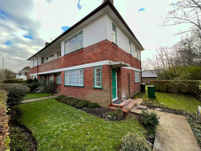 2 Bedroom Flat To Rent In Denison Close, Hampstead Garden Suburb, N2