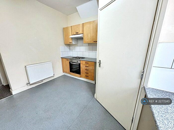 1 Bedroom Flat To Rent In Firth Park Road, Sheffield, S5