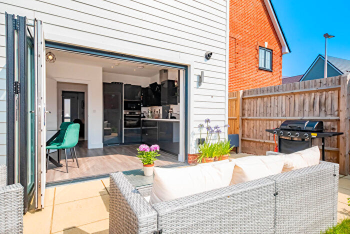 2 Bedroom Semi-Detached House For Sale In Rye Way, Wokingham, RG40