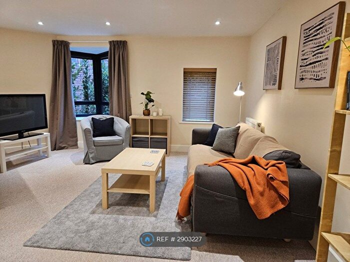 1 Bedroom Flat To Rent In Claverton Court, Chester, CH4