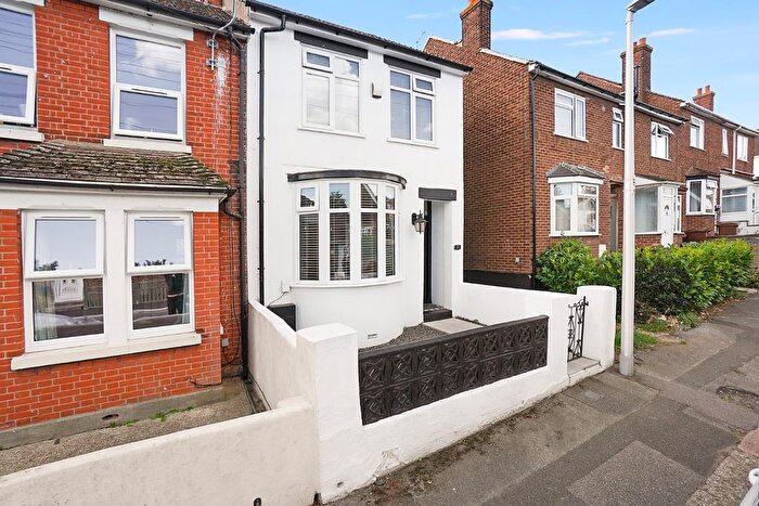 3 Bedroom End Terrace House For Sale In Harvey Road, Rainham, ME8