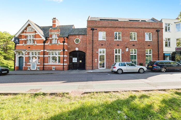3 Bedroom Flat For Sale In Johnston Road, Woodford Green, IG8