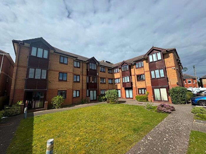 1 Bedroom Flat To Rent In Cleveland Road, Bournemouth, Dorset, BH1