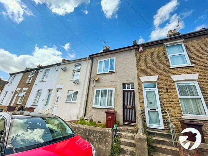 3 Bedroom Terraced House To Rent In Collis Street, Rochester, Kent, ME2
