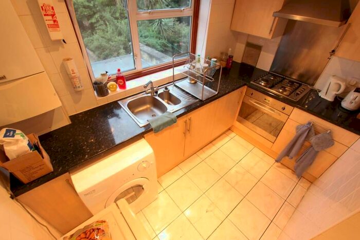 2 Bedroom Apartment To Rent In Rectory Road, London, N16