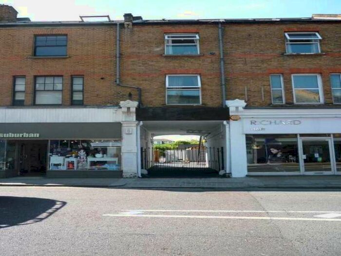 Flat To Rent In Broad Street, Teddington, TW11