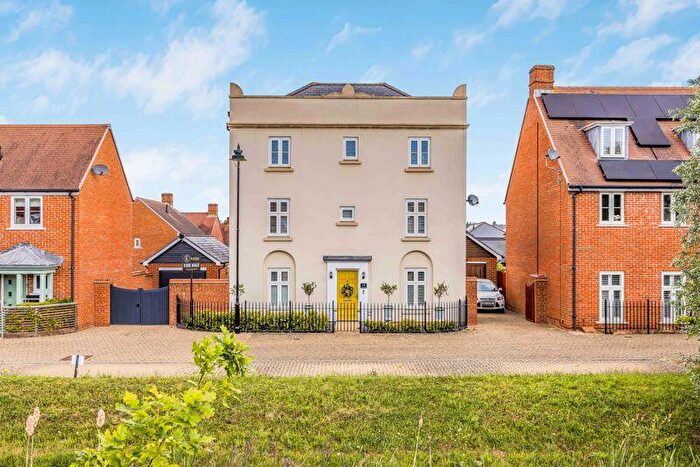 4 Bedroom Detached House For Sale In Pearmain Parade, Waterlooville, PO7