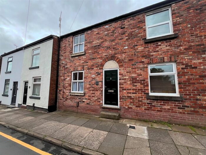 1 Bedroom Property To Rent In Roe Street, Macclesfield, Cheshire, SK11