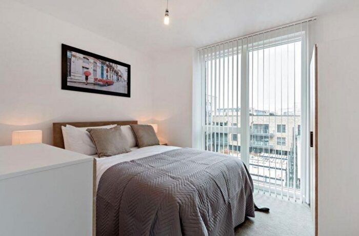 2 Bedroom Flat To Rent In Exchange Gardens, London, SW8