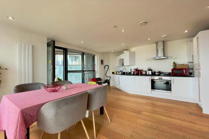 2 Bedroom Flat To Rent In Newington Causeway, London, SE1