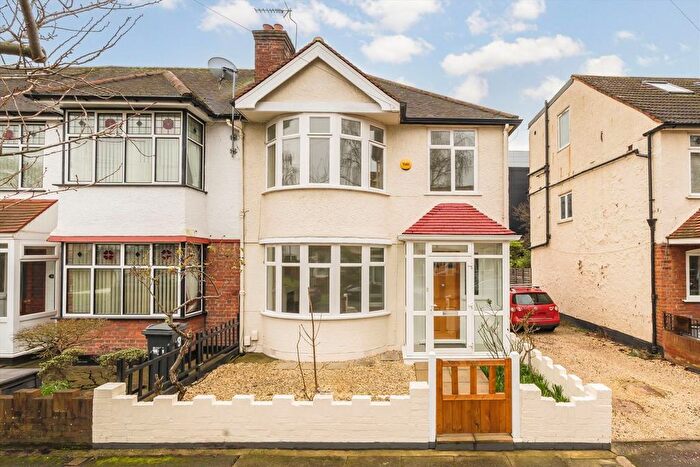 3 Bedroom Property For Sale In Springvale Avenue, Brentford, TW8