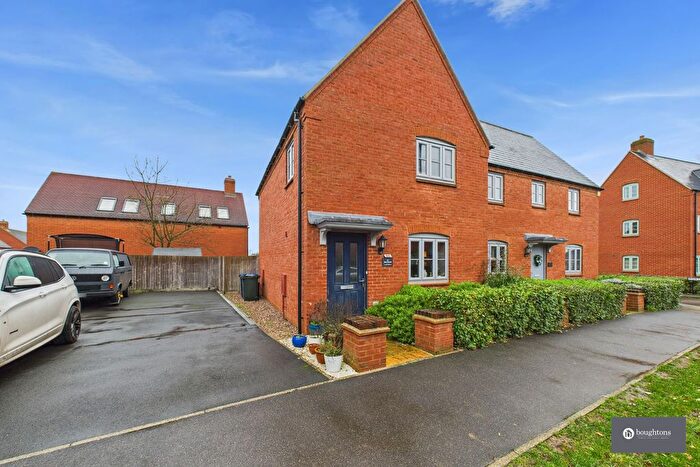 3 Bedroom Semi Detached House For Sale In Juno Crescent, Brackley, NN13