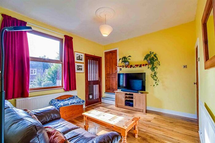 2 Bedroom Terraced House For Sale In Binks Street, Outwood, Wakefield, WF1