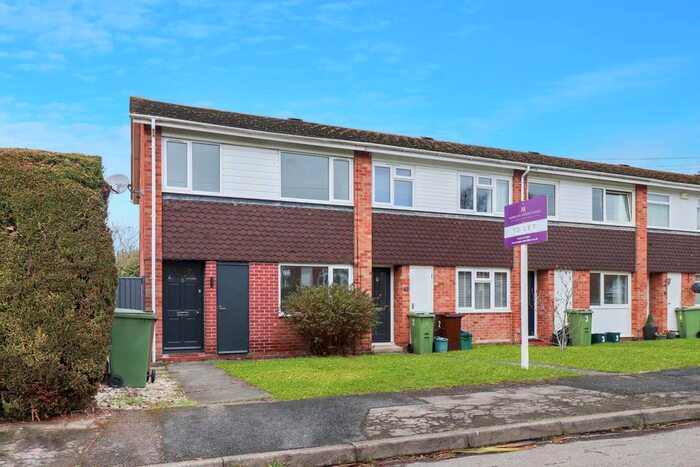 3 Bedroom Property To Rent In Rissington Close, Cheltenham, GL51