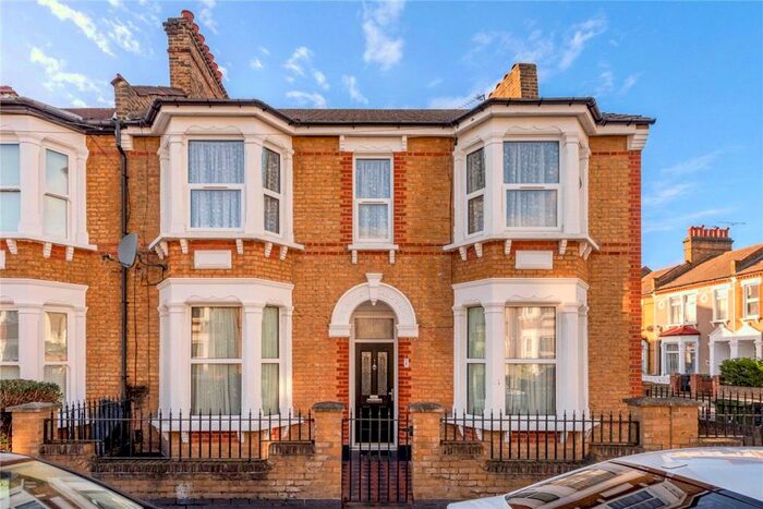 2 Bedroom Maisonette To Rent In Shorndean Street, London, SE6