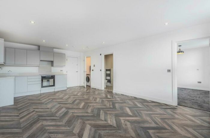 1 Bedroom Apartment To Rent In London Heights, London Road, Camberley, GU15