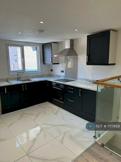 2 Bedroom Flat To Rent In Duke Street, Chelmsford, CM1