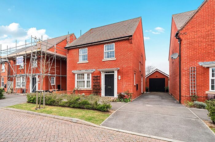 4 Bedroom Detached House For Sale In Poppy Way, Havant, Hampshire, PO9