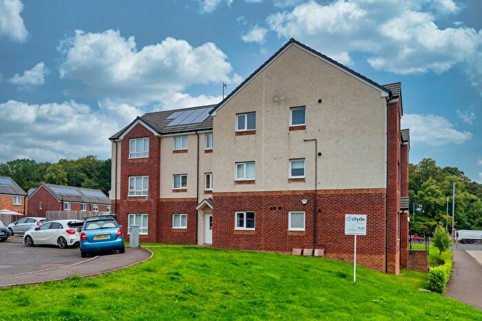 2 Bedroom Flat To Rent In National Court, Glasgow, G43