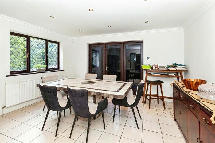 5 Bedroom Detached House For Sale In Fishery Road, Maidenhead, Berkshire, SL6