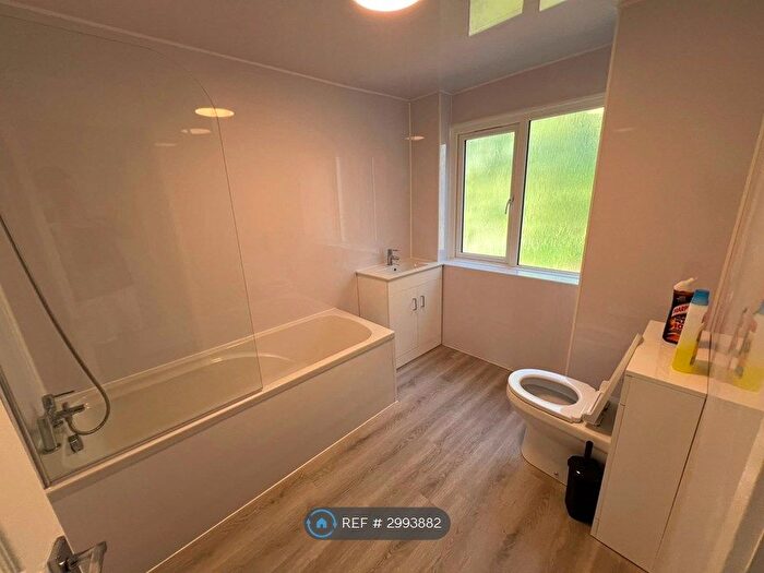 3 Bedroom Semi Detached House To Rent In Rowan Avenue, London, E4