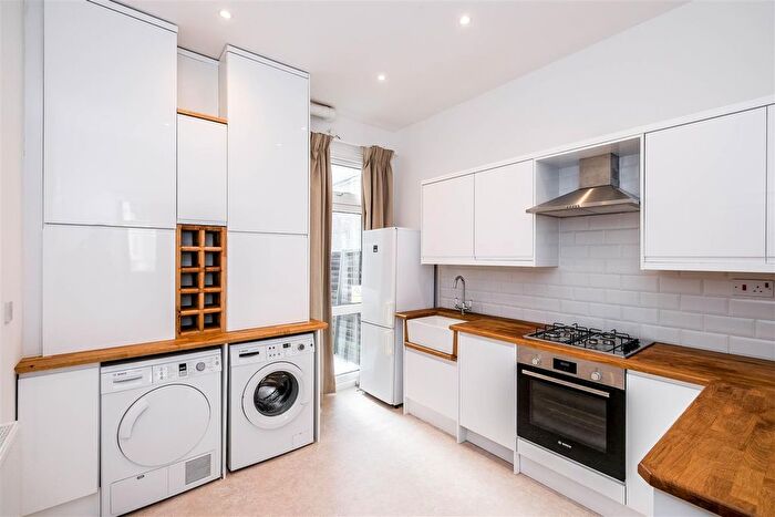 1 Bedroom Maisonette To Rent In Herbert Road, Ilford, IG3